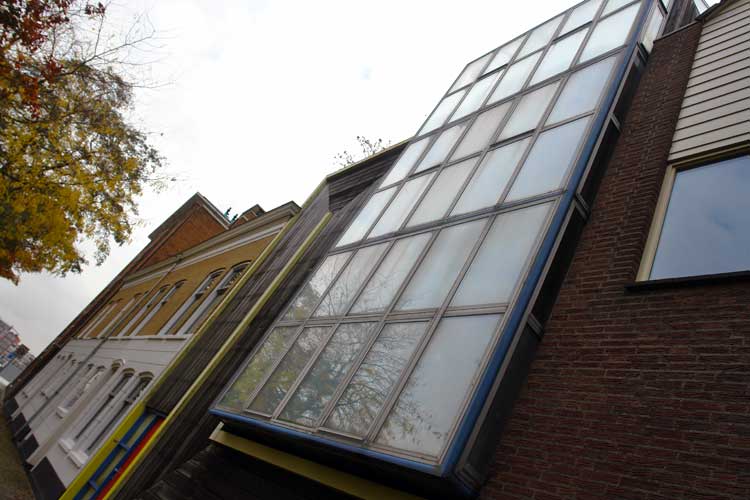 FOR SALE in Holland, a studio with apartment and rooftop conservatory to be converted into a penthouse (150m2 glass) in the Randstad next to the rivier.